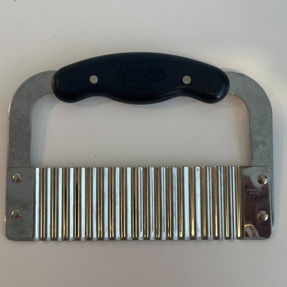 Pampered Chef The Crinkle Cutter #1089 Vegtable - Fruit - Food Decoration Cutter - Picture 4 of 4